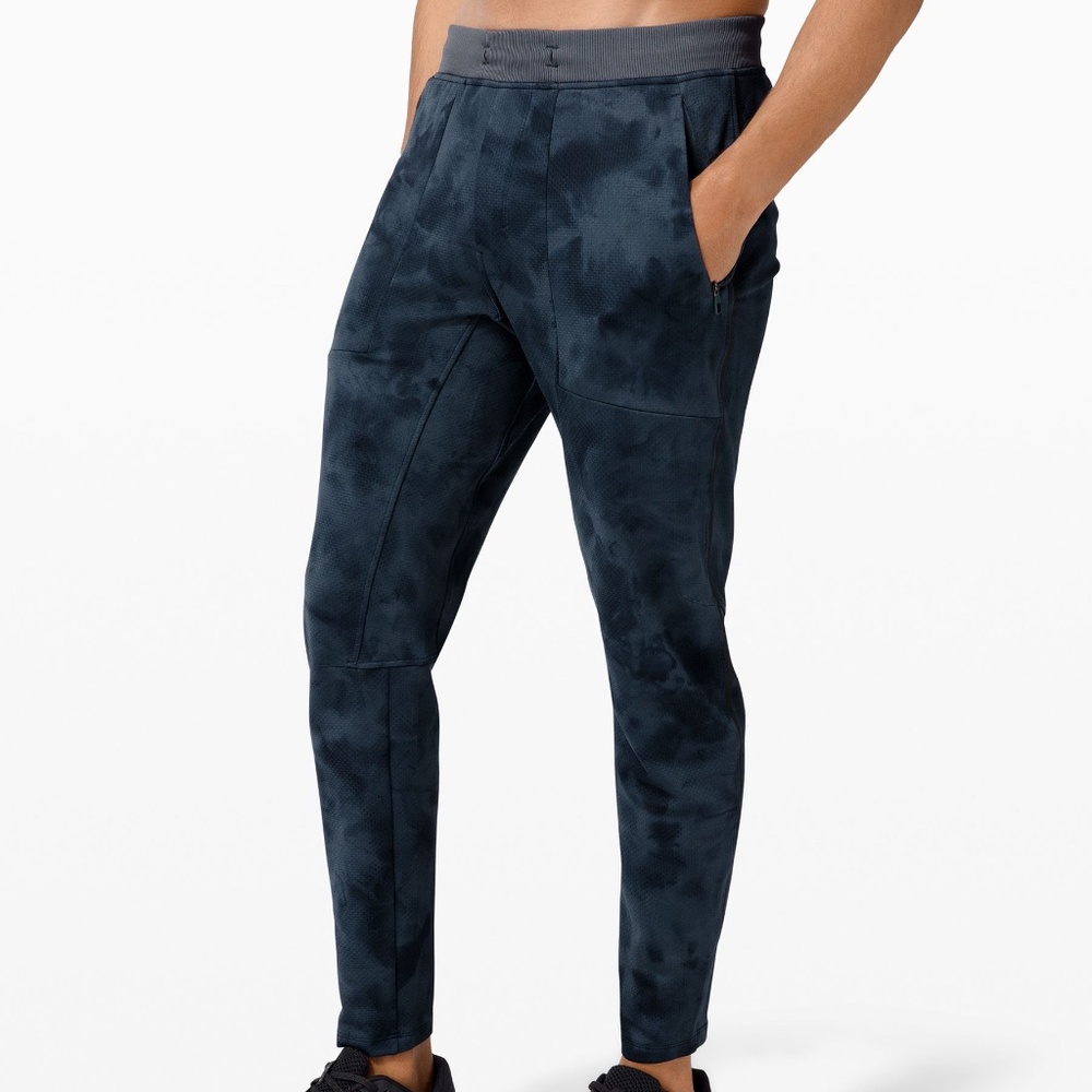 Lululemon Textured Tech Pants (L, Iron Blue/True Navy)